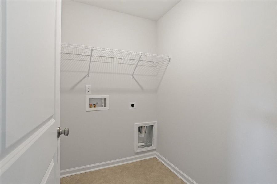 Spacious, unfurnished interior of a new home in Cambridge Reserve, Angier (Image 27).