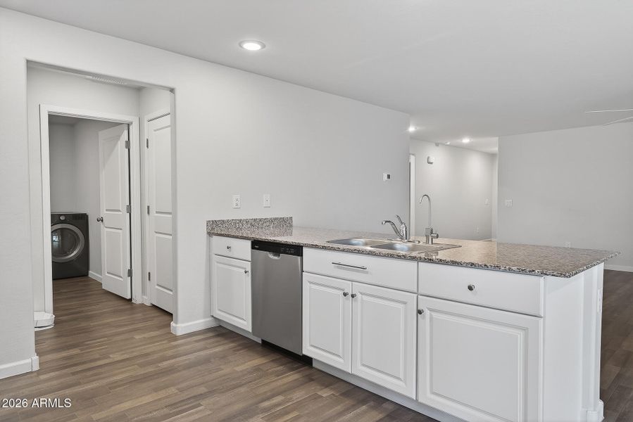 8) KITCHEN 8) KITCHEN