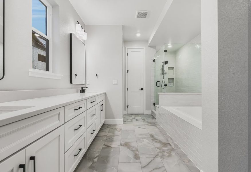 Homesite 232 Primary Bath - 16 of 21