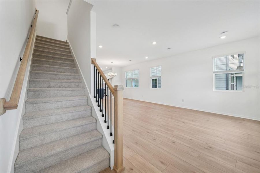 Spacious, unfurnished interior of a new home in , Winter Garden (Image 20).