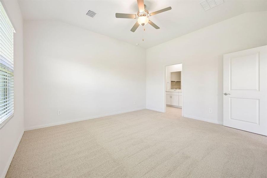 Photo is not of the actual home, but is an inspirational photo of builder’s model home and may depict options, furnishings, and/or decorator features that are not included. Photo is not of the actual home, but is an inspirational photo of builder’s model home and may depict options, furnishings, and/or decorator features that are not included.