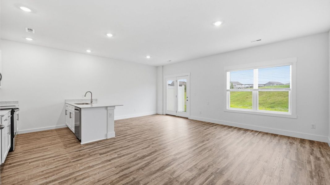 Spacious, unfurnished interior of a new home in Fieldcrest Acres Townhomes, Blountville (Image 22).