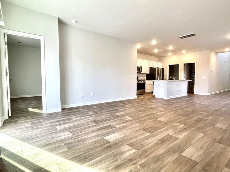 Spacious, unfurnished interior of a new home in Lindera Preserve at Cane Bay Plantation, Summerville (Image 23). Spacious, unfurnished interior of a new home in Lindera Preserve at Cane Bay Plantation, Summerville (Image 23).