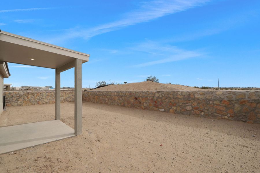 Exterior details and patio area of a home in Emerald Estates, Horizon City (Image 4).
