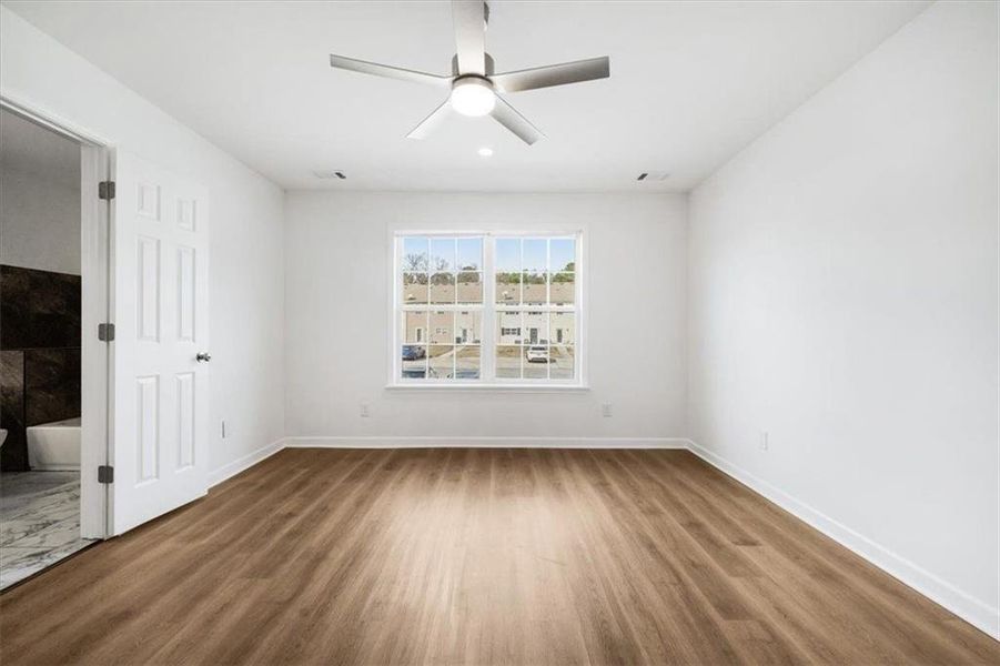 Spacious, unfurnished interior of a new home in , Union City (Image 28).