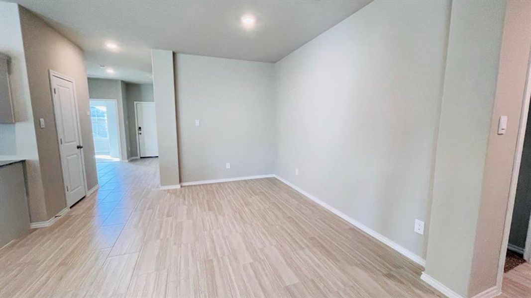 Spacious, unfurnished interior of a new home in Sunnycreek, Fort Worth (Image 11). Spacious, unfurnished interior of a new home in Sunnycreek, Fort Worth (Image 11).