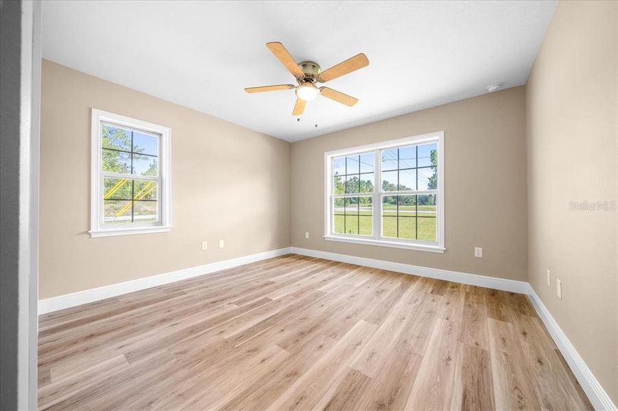 Spacious, unfurnished interior of a new home in , Dunnellon (Image 24).