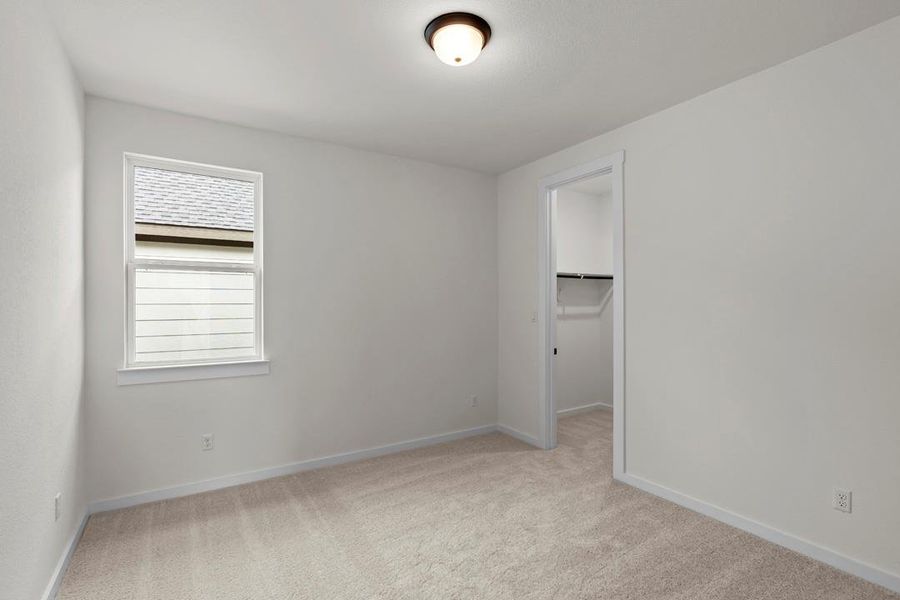 Spacious, unfurnished interior of a new home in Lariat, Liberty Hill (Image 32).