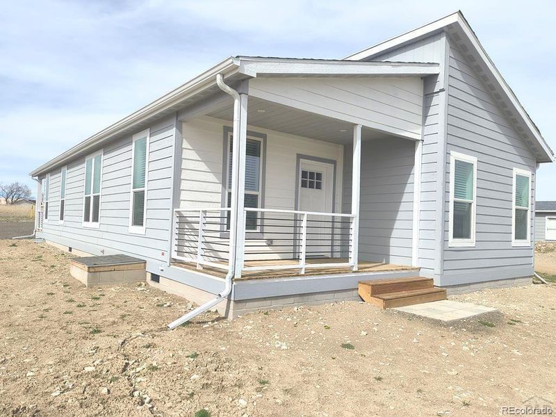 Exterior details and patio area of a home in , Colorado City (Image 13).