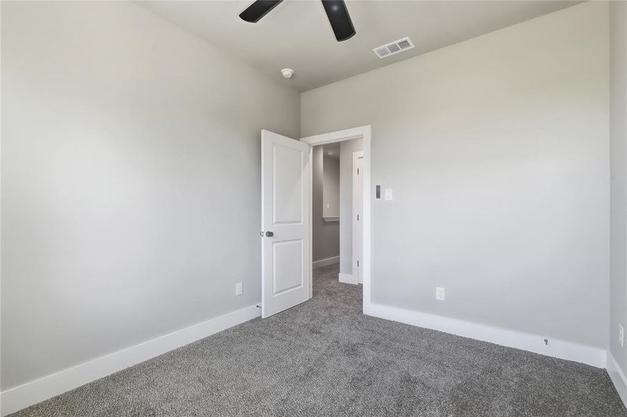 Spacious, unfurnished interior of a new home in , Cleburne (Image 20).