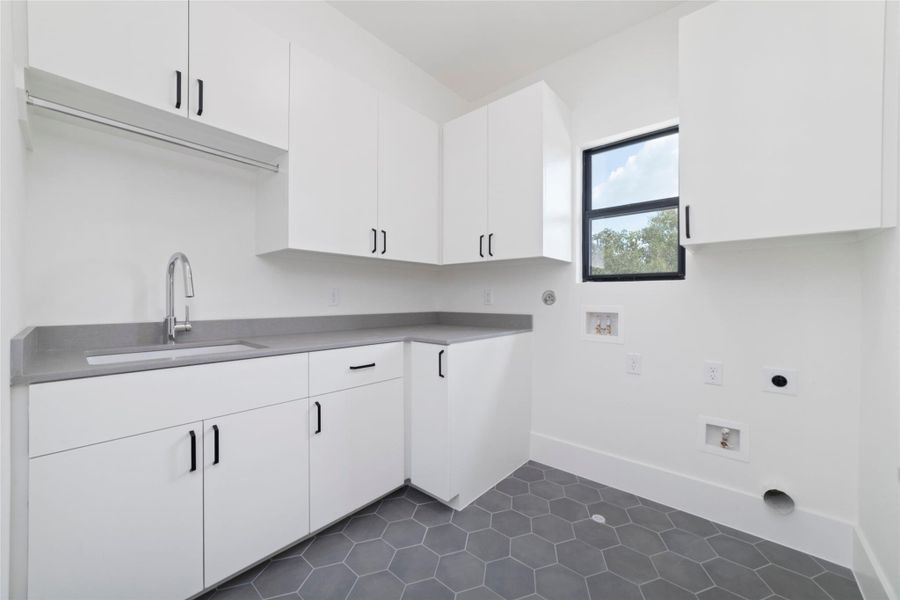 Furnished interior view inside a new home in , Bellaire (Image 32). Furnished interior view inside a new home in , Bellaire (Image 32).