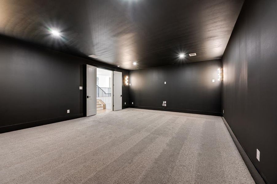 Spacious, unfurnished interior of a new home in Fleming Pointe, Fort Worth (Image 34).