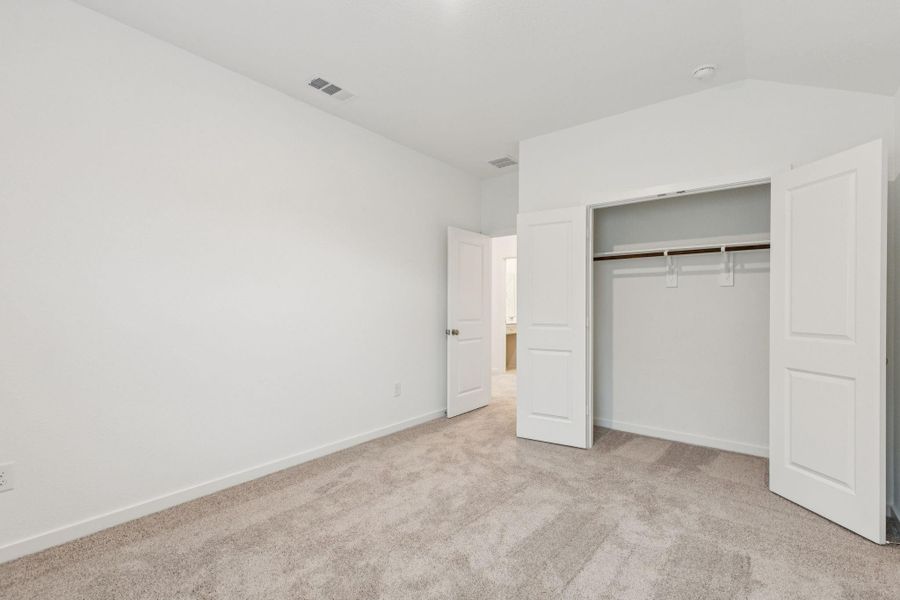 Spacious, unfurnished interior of a new home in Mavera, Conroe (Image 29).