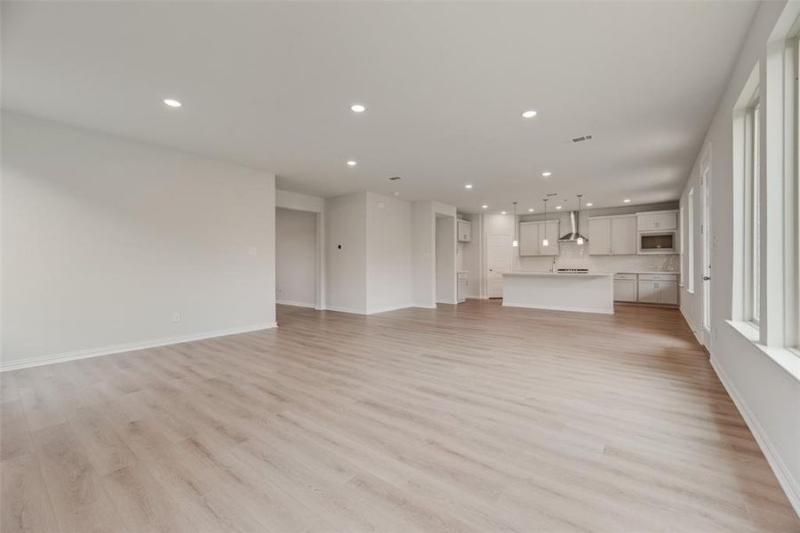 Spacious, unfurnished interior of a new home in Villages of Hurricane Creek, Anna (Image 32).