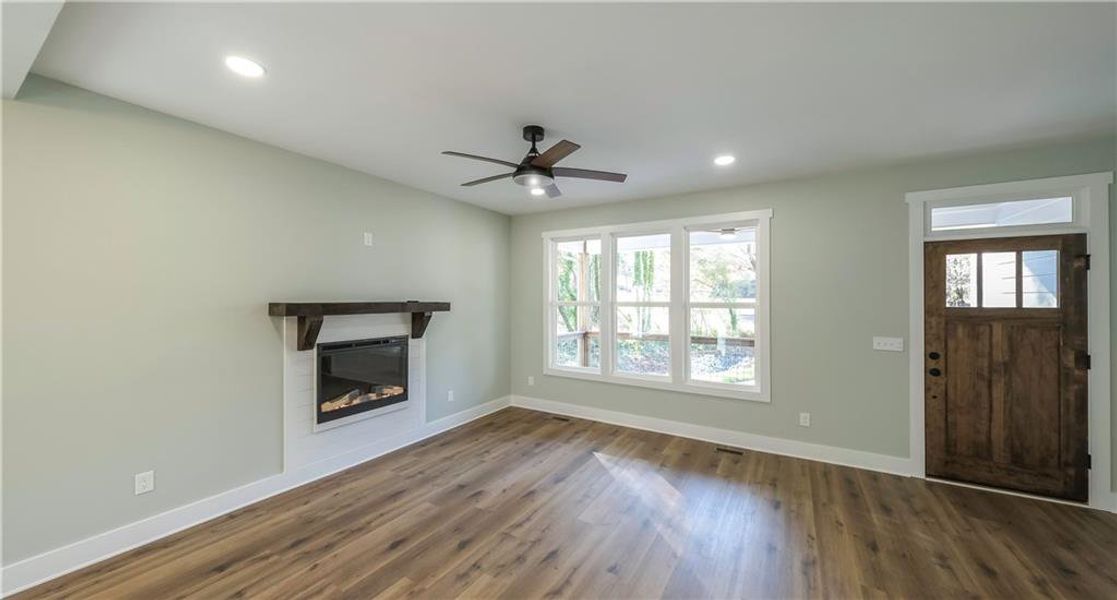 Spacious, unfurnished interior of a new home in , Bremen (Image 21).