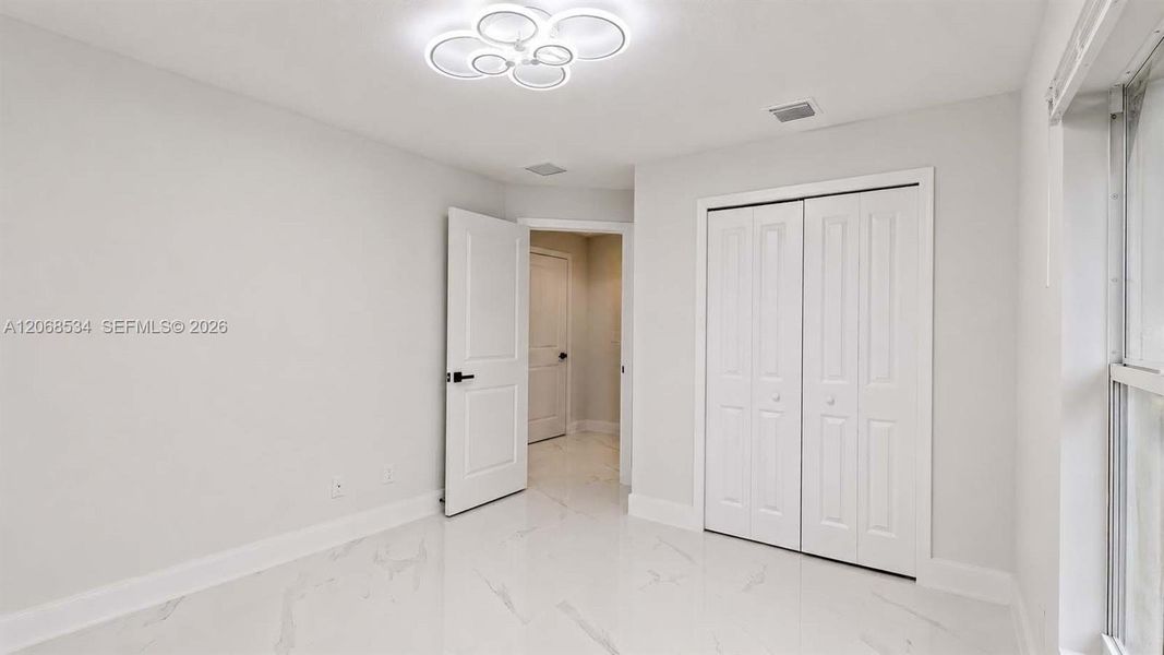Spacious, unfurnished interior of a new home in , Lehigh Acres (Image 23).