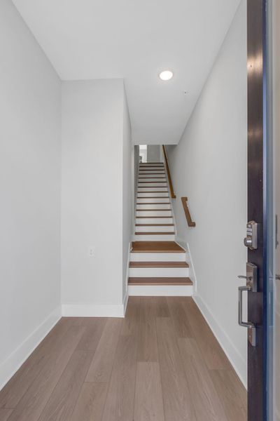 Spacious, unfurnished interior of a new home in Echo Park, Suwanee (Image 18).