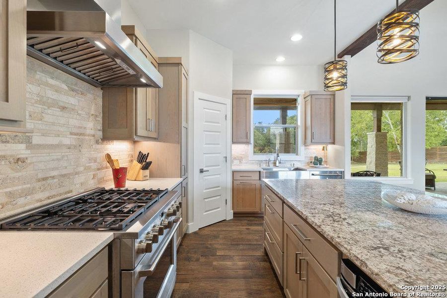Furnished interior view inside a new home in , Blanco (Image 7).