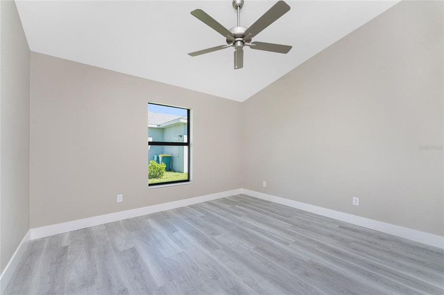 Spacious, unfurnished interior of a new home in , Rotonda West (Image 19).