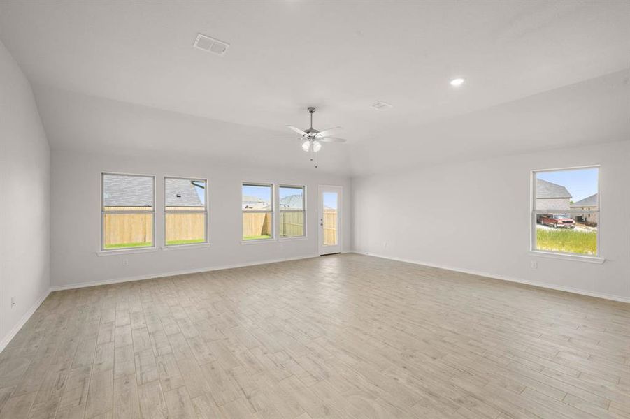 15004 Amantes- Living Room-1