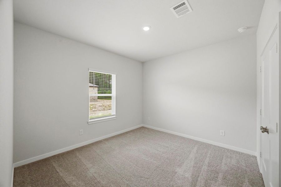 Spacious, unfurnished interior of a new home in Encino Estates, Dayton (Image 17).