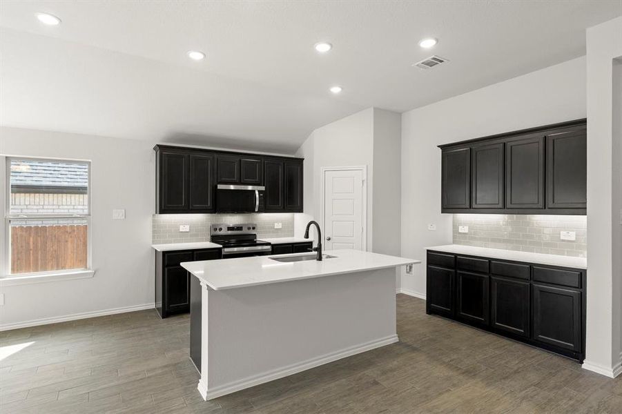 10. 7812 Kingfisher - Kitchen (2)