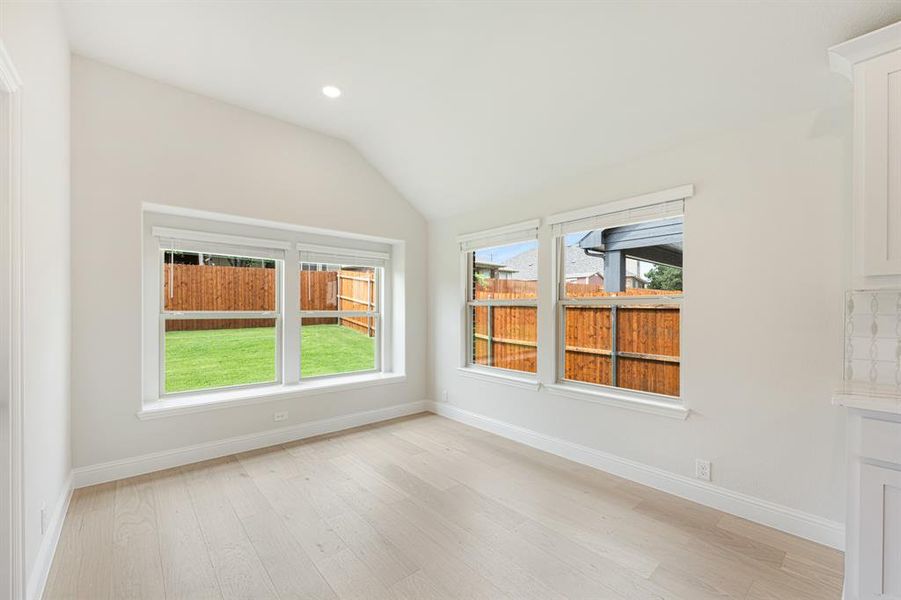 Spacious, unfurnished interior of a new home in Glenwood Meadows, Denton (Image 25).