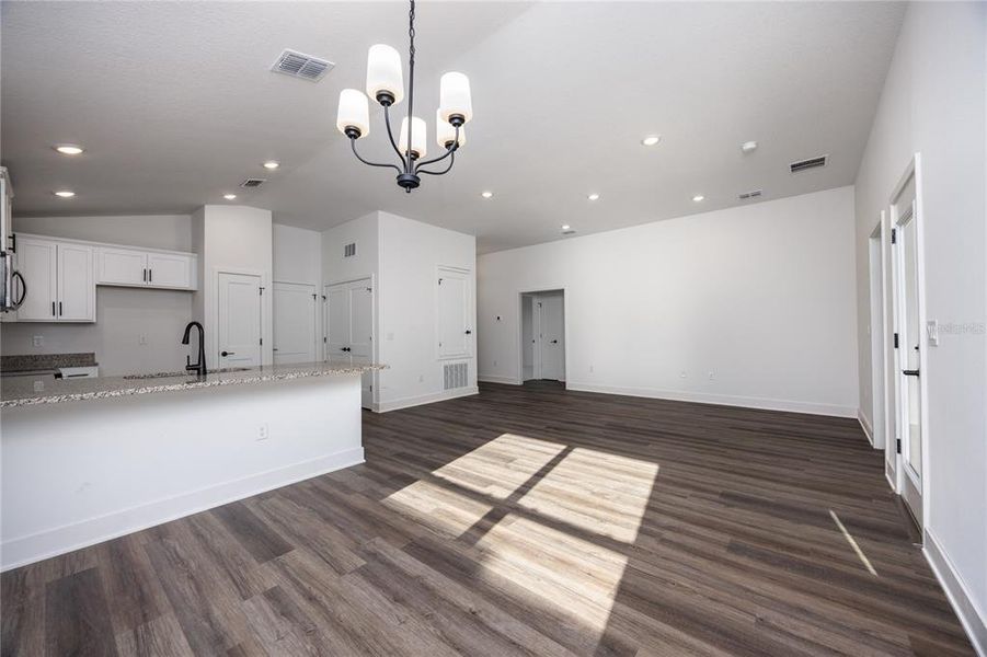 Spacious, unfurnished interior of a new home in Kirkland Farms, Alachua (Image 13).