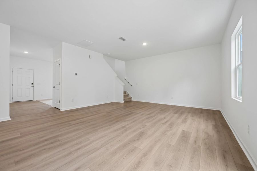 Spacious, unfurnished interior of a new home in Middleton Farms, Middlesex (Image 21).