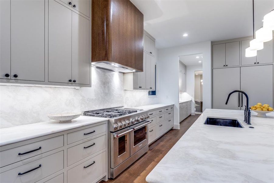 Furnished interior view inside a new home in , Dallas (Image 17). Furnished interior view inside a new home in , Dallas (Image 17).