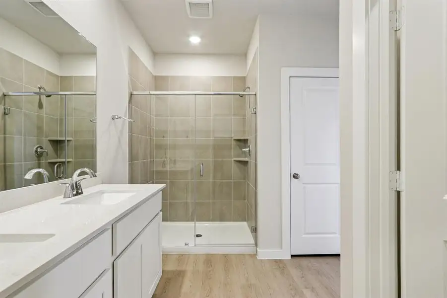 Furnished interior view inside a new home in Hickory Hill, Sherman (Image 10).