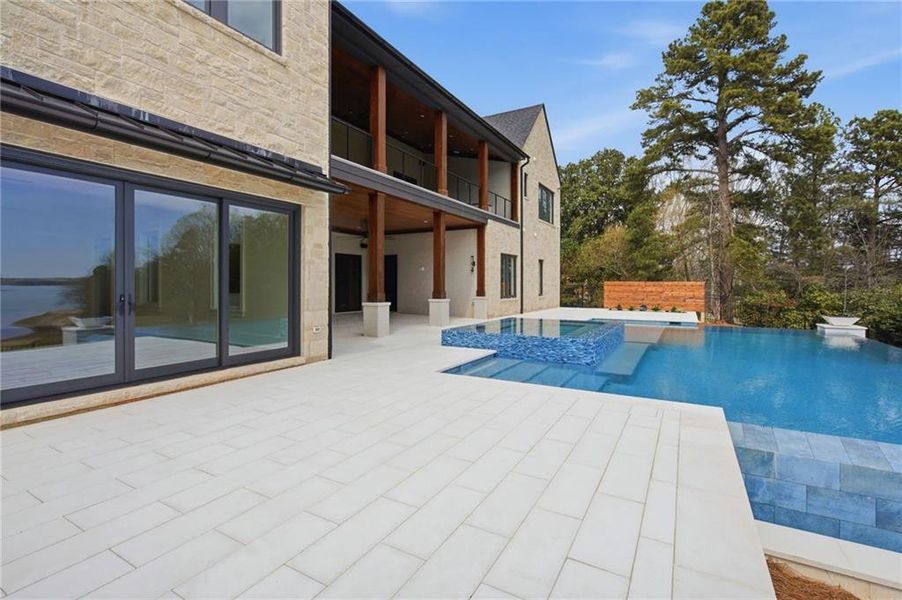 Exterior details and patio area of a home in , Gainesville (Image 45).