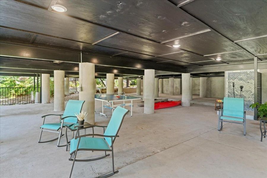 Community amenities in , Wimberley (Image 24).