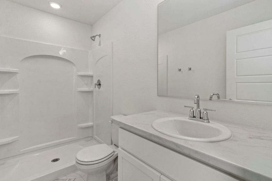 811 - Westcliff Townhome Owner's Suite Bathroom