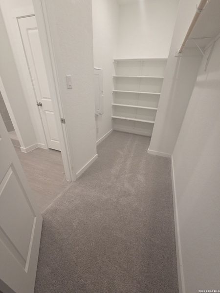 Spacious, unfurnished interior of a new home in Navarro Ranch, Seguin (Image 9).
