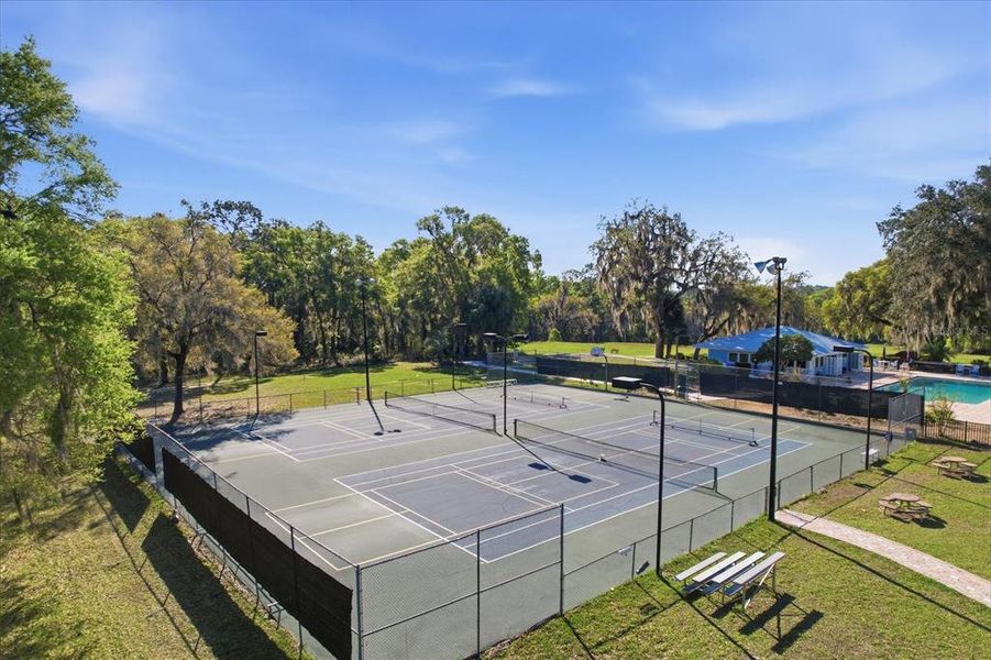 Community amenities in , Dunnellon (Image 28).
