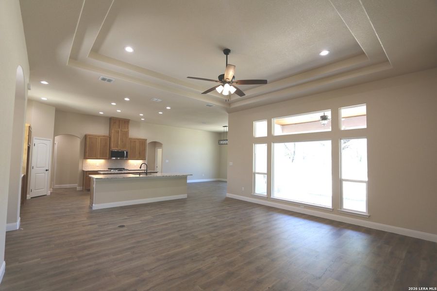 Spacious, unfurnished interior of a new home in , Floresville (Image 13).