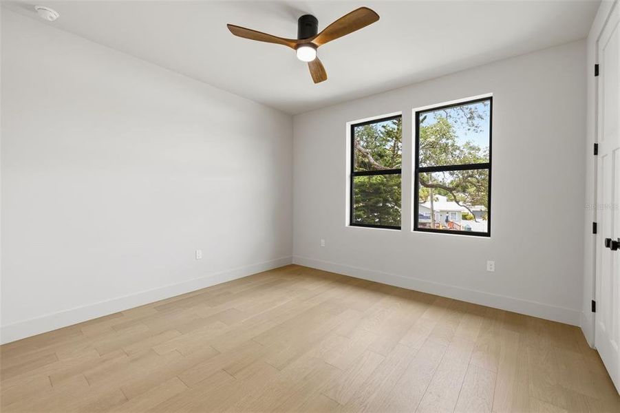 Spacious, unfurnished interior of a new home in , Tampa (Image 22).