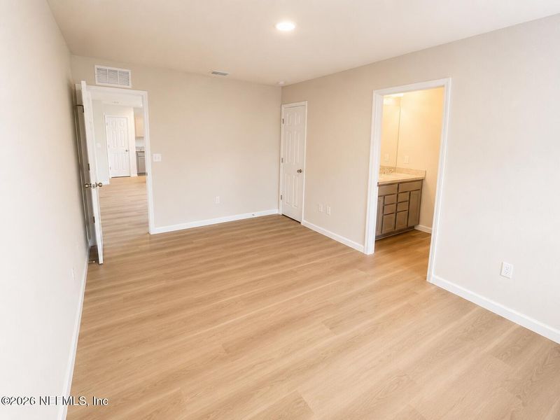 Spacious, unfurnished interior of a new home in , Jacksonville (Image 18). Spacious, unfurnished interior of a new home in , Jacksonville (Image 18).