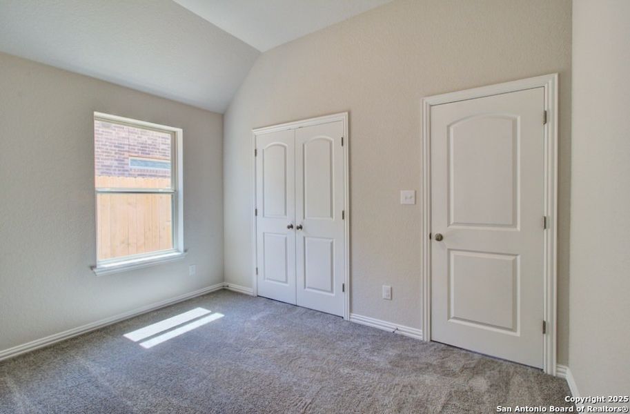 Spacious, unfurnished interior of a new home in Meyer Ranch – Premier, New Braunfels (Image 16).