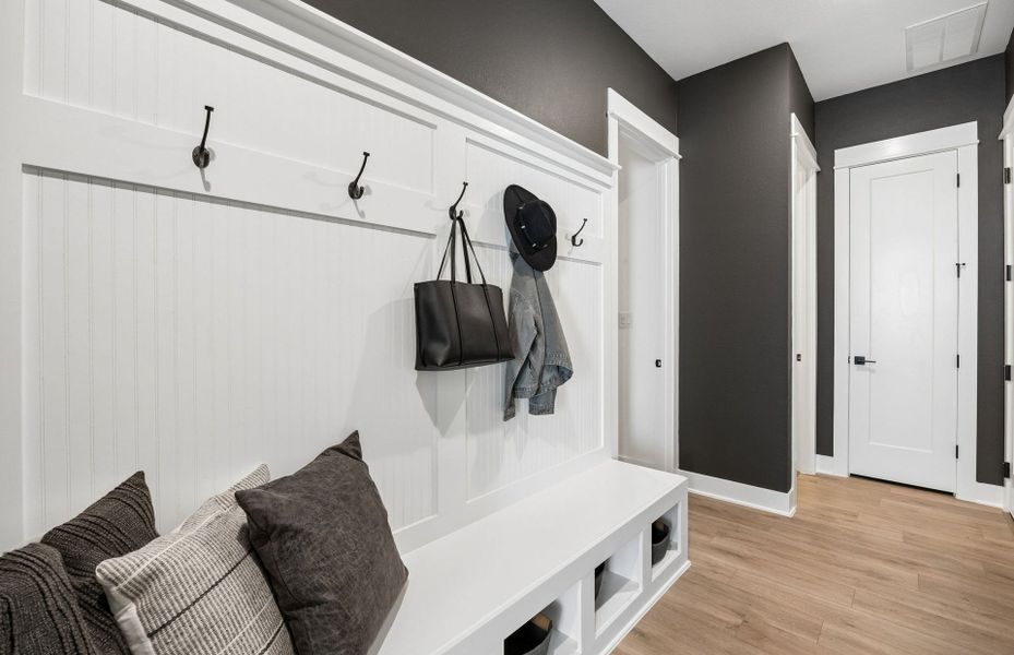 Representative furnished interior of a home built from the Ferris by Pulte Homes in Ryehill, Rosenberg (Image 46).