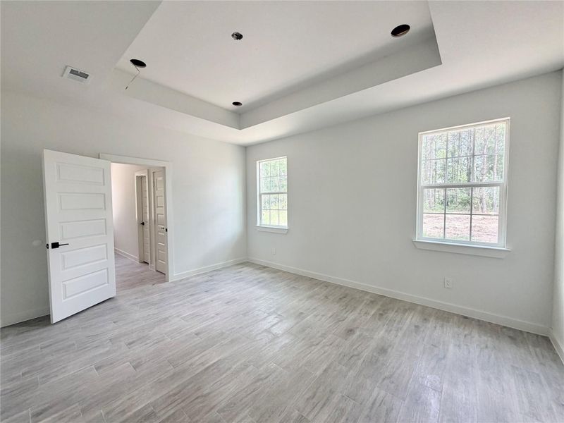 Spacious, unfurnished interior of a new home in , Cleveland (Image 14).
