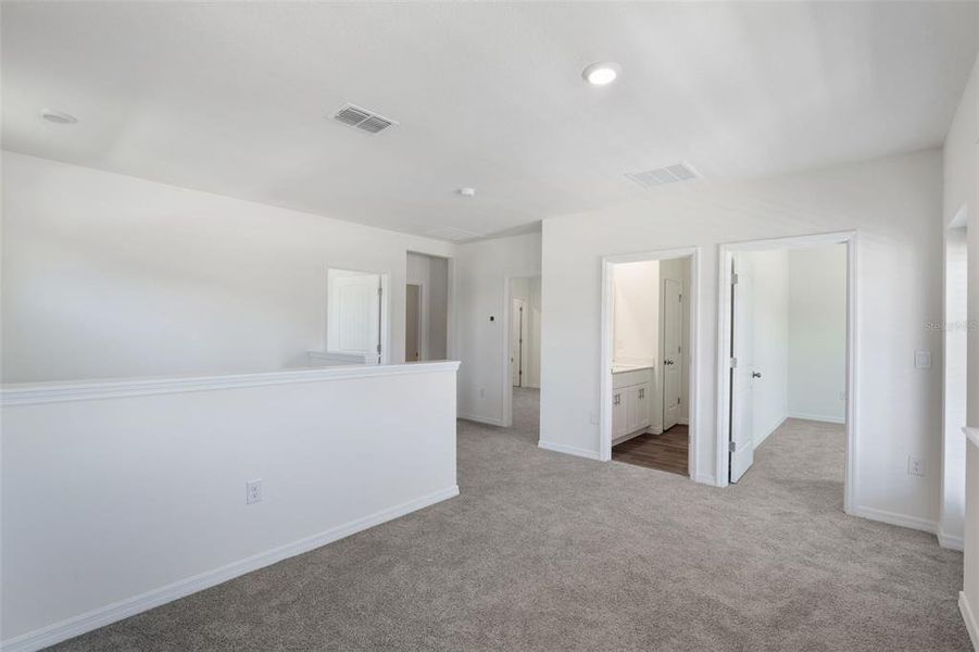 Spacious, unfurnished interior of a new home in Waterleigh, Winter Garden (Image 16).