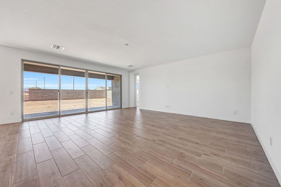 Spacious, unfurnished interior of a new home in Tierra Vistoso, Surprise (Image 12).