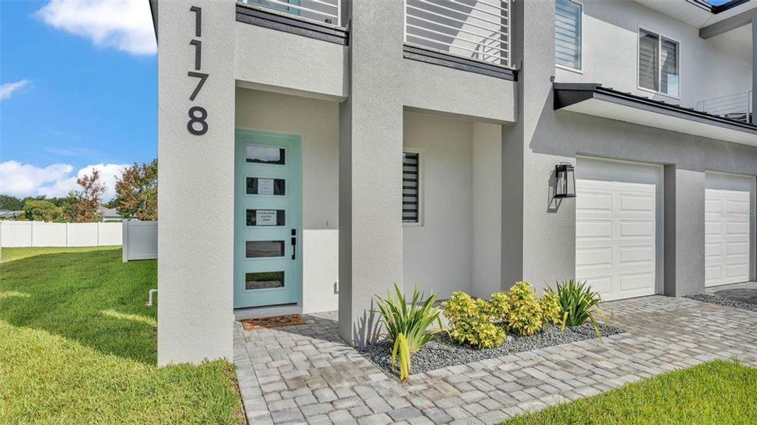 Exterior details and patio area of a home in , Lakeland (Image 27).