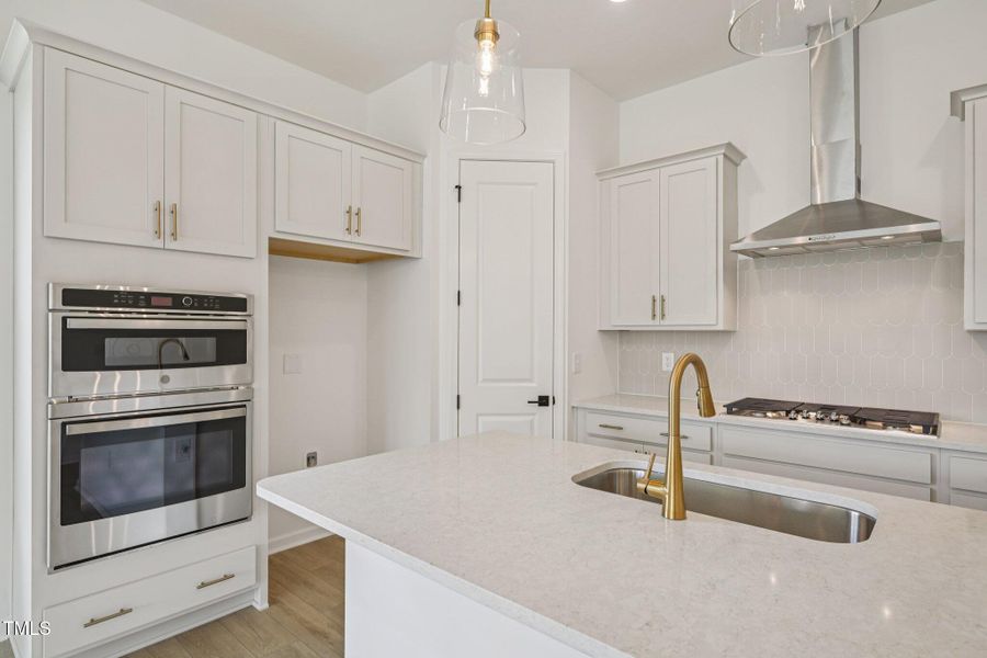 15-web-or-mls-W Crescent Mills Blvd-S260 15-web-or-mls-W Crescent Mills Blvd-S260