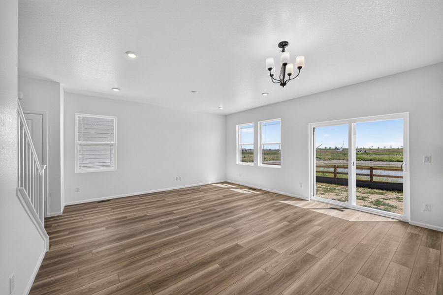 Spacious, unfurnished interior of a new home in Lake Bluff, Greeley (Image 8).