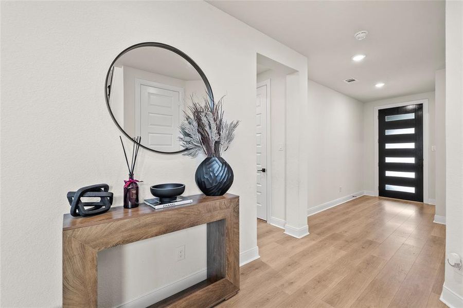 Furnished interior view inside a new home in Willow Grove, Melissa (Image 9).