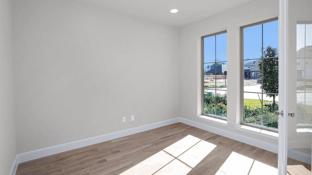 Spacious, unfurnished interior of a new home in Grand Central Park, Conroe (Image 16).