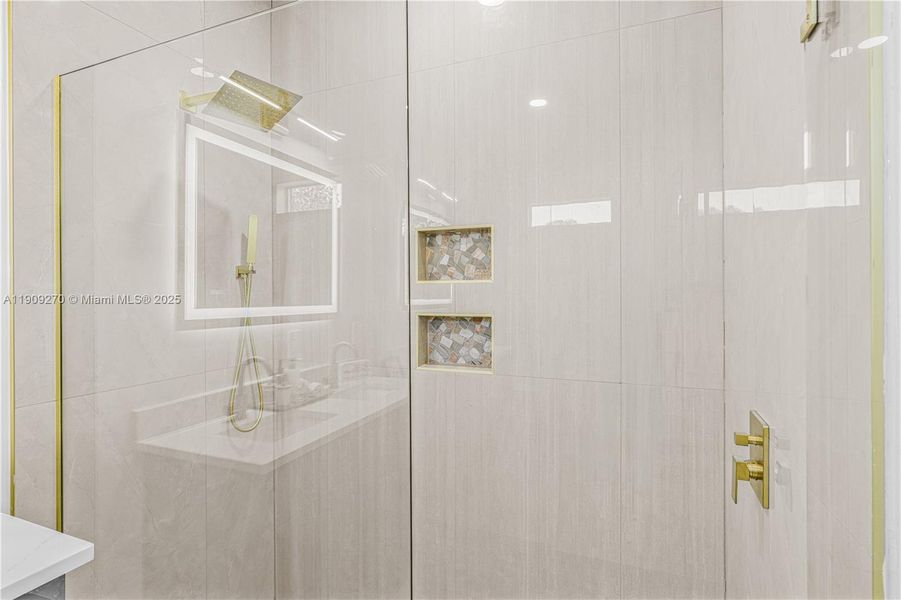 Close-up of interior finishes inside a home in , Lehigh Acres (Image 12). Close-up of interior finishes inside a home in , Lehigh Acres (Image 12).